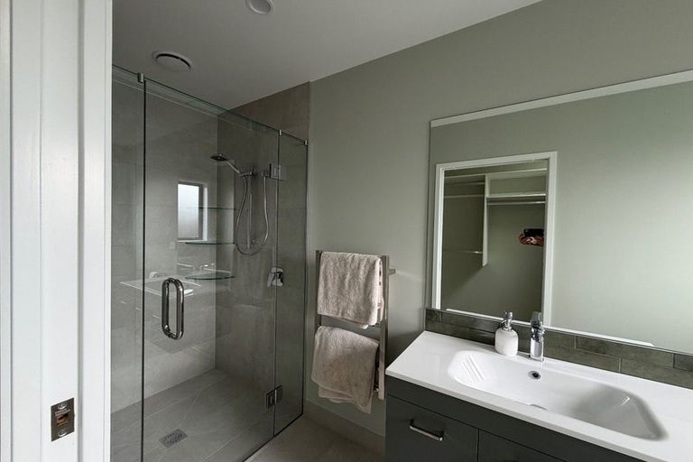 Photo of property in 11 Tutira Place, Poraiti, 4112