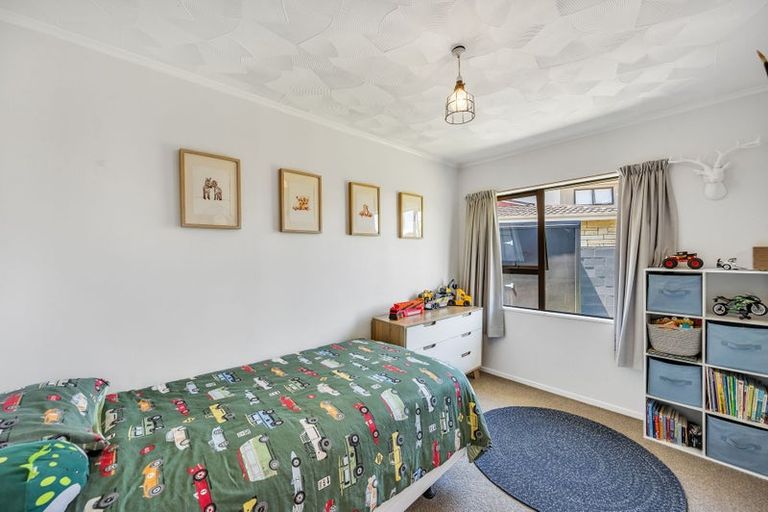 Photo of property in 27 Mckeefry Avenue, Greenmeadows, Napier, 4112