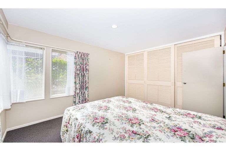 Photo of property in 53 The Grove, Red Beach, 0932