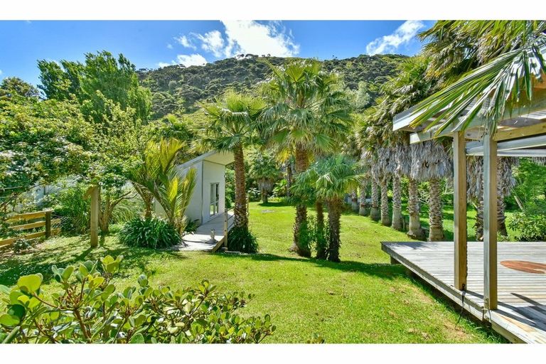 Photo of property in 7 Maraetai Place, Port Waikato, Tuakau, 2695