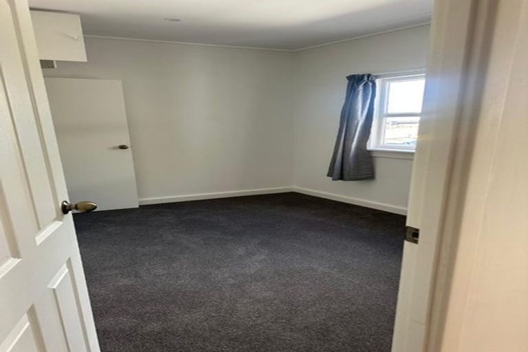 Photo of property in 29 Onewa Road, Northcote, Auckland, 0627