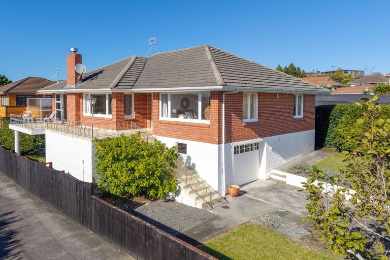 Photo of property in 1/53 Uxbridge Road, Mellons Bay, Auckland, 2014