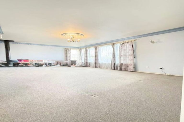Photo of property in 18 Marvon Downs Avenue, Pakuranga Heights, Auckland, 2010