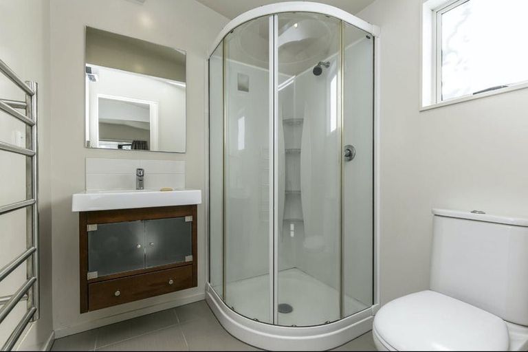 Photo of property in 20 Lincoln Avenue, Tawa, Wellington, 5028