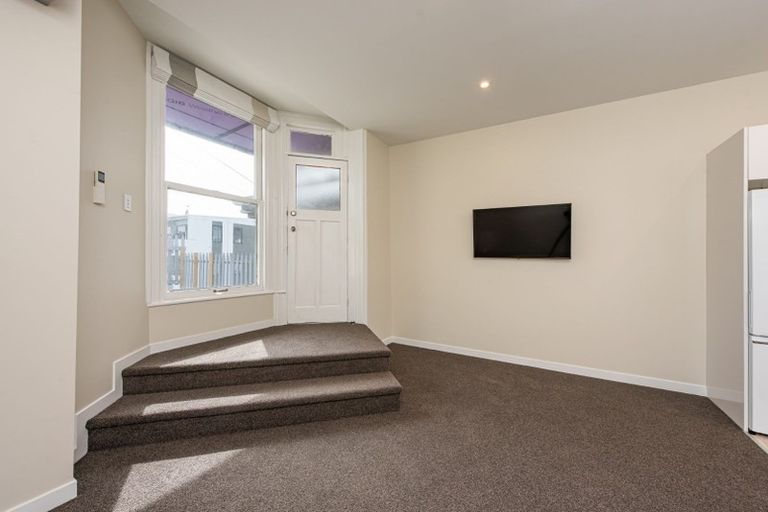 Photo of property in 35 Hankey Street, Mount Cook, Wellington, 6011