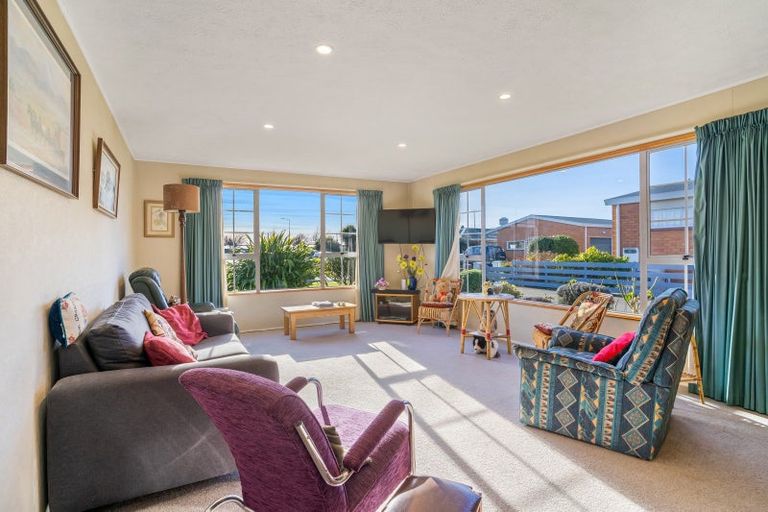 Photo of property in 11 Calder Place, Winton, 9720