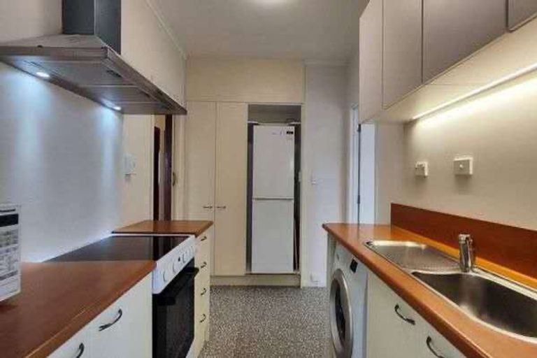 Photo of property in 52 Old Lake Road, Narrow Neck, Auckland, 0624