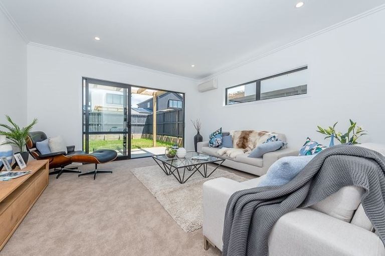 Photo of property in 12 Sacred Kingfisher Road, Hobsonville, Auckland, 0618