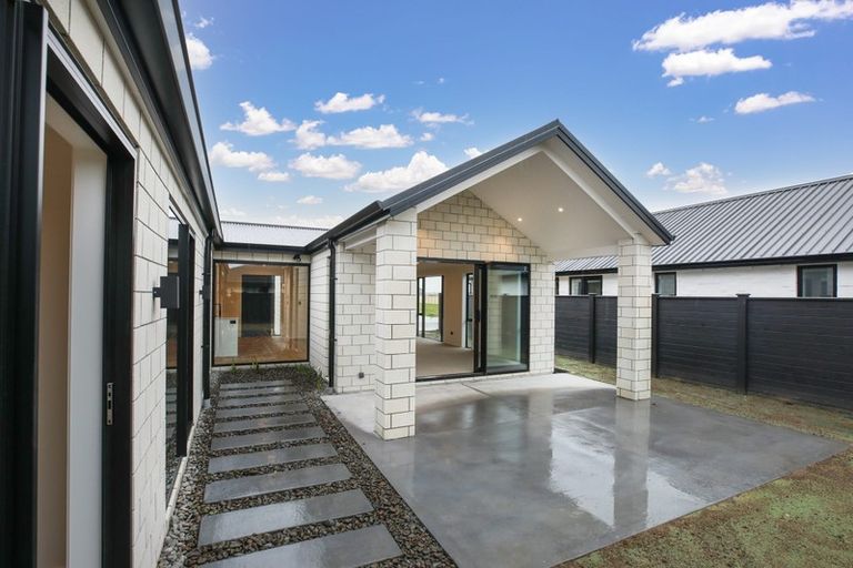 Photo of property in 28 Isobel Hodgson Drive, Cambridge, 3434