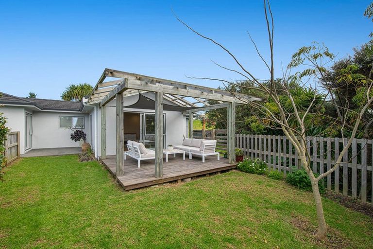 Photo of property in 51 Balboa Drive, Matakatia, Whangaparaoa, 0930