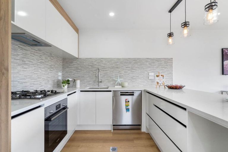 Photo of property in 1d Hollinbrigg Place, Manurewa, Auckland, 2102