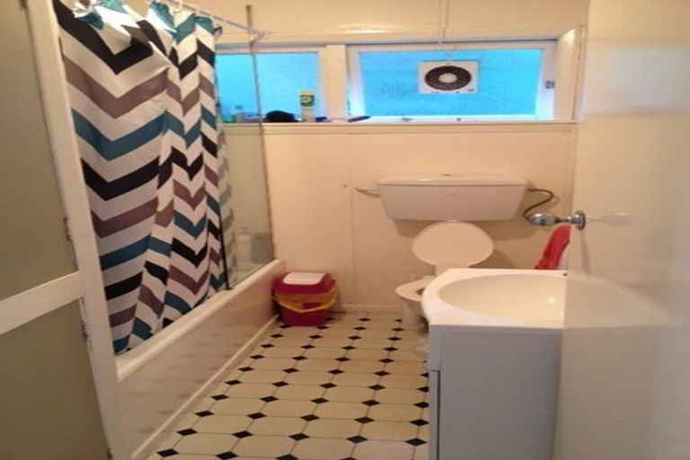 Photo of property in 37a Pembroke Road, Northland, Wellington, 6012