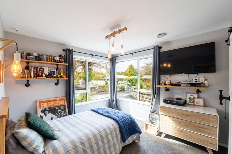 Photo of property in 10 Mahuri Road, Otatara, Invercargill, 9879