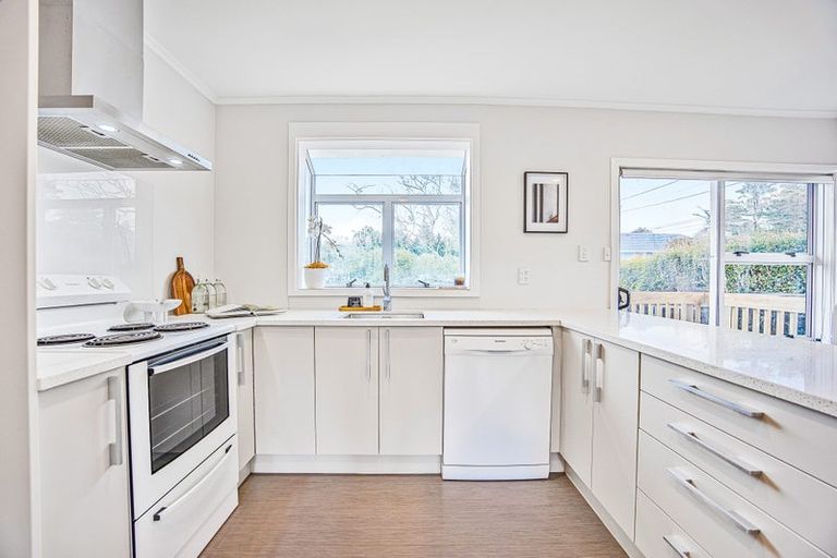 Photo of property in 14 Belmont Terrace, Milford, Auckland, 0620