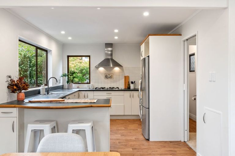 Photo of property in 64 Woodman Drive, Tawa, Wellington, 5028