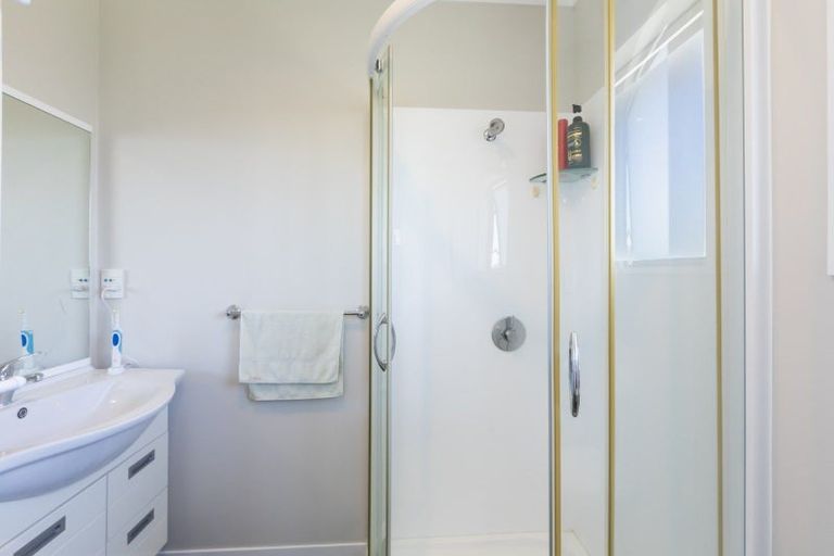 Photo of property in 37 Domain Road, Waipawa, 4210