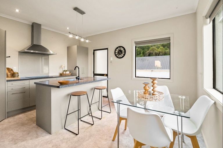 Photo of property in 89 Blanket Bay Road, Sawyers Bay, Port Chalmers, 9023