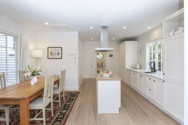 Photo of property in 2 Royds Street, Fendalton, Christchurch, 8014