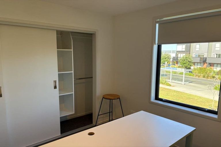 Photo of property in 80 Glidepath Road, Hobsonville, Auckland, 0616