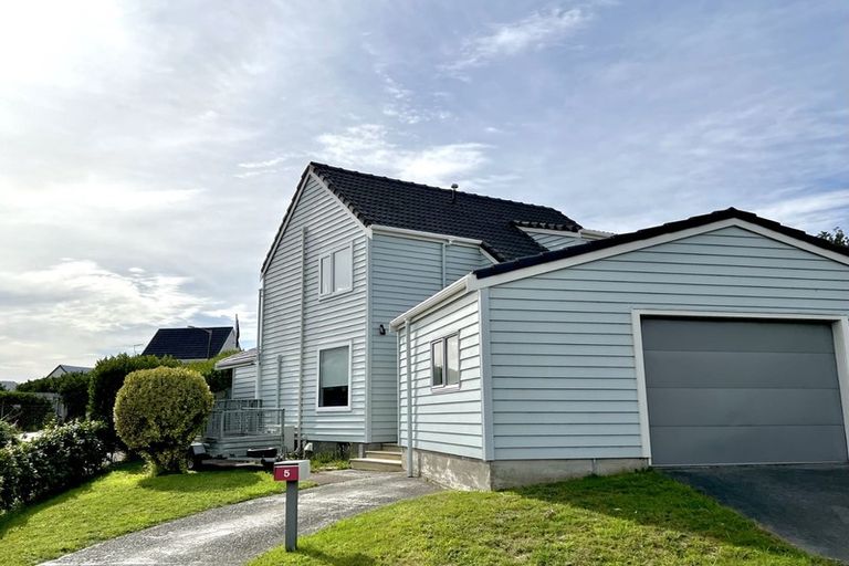 Photo of property in 5 Cambrian Street, Churton Park, Wellington, 6037