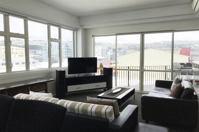 Photo of property in De Vere Apartments, 7/23 Tennyson Street, Te Aro, Wellington, 6011