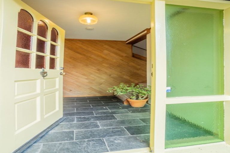 Photo of property in 107 Konini Road, Titirangi, Auckland, 0604