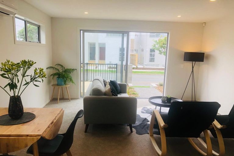 Photo of property in 27 Barber Grove, Moera, Lower Hutt, 5010