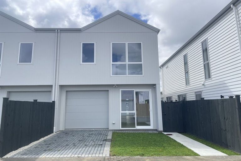 Photo of property in 6 Yellow Pear Lane, Karaka, 2578