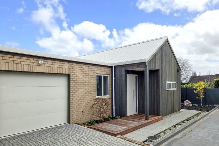 Photo of property in 2/11 Tamihana Avenue, Fairfield, Hamilton, 3214