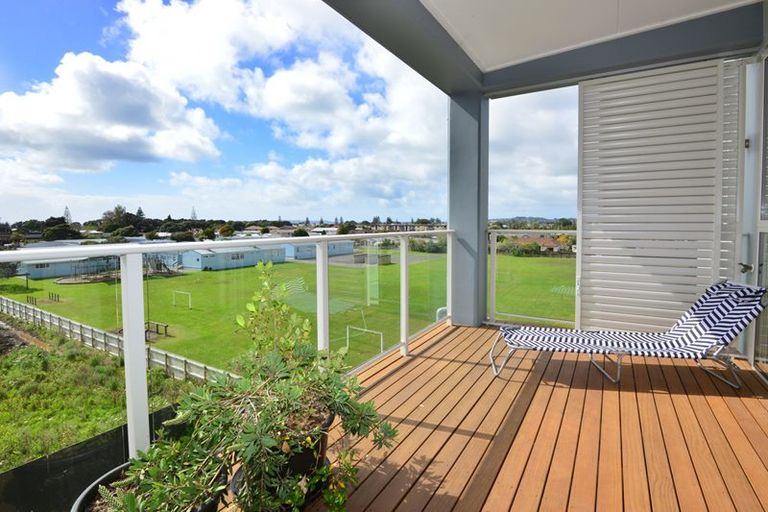 Photo of property in 94 Rewa Rewa Lane, Orewa, 0931