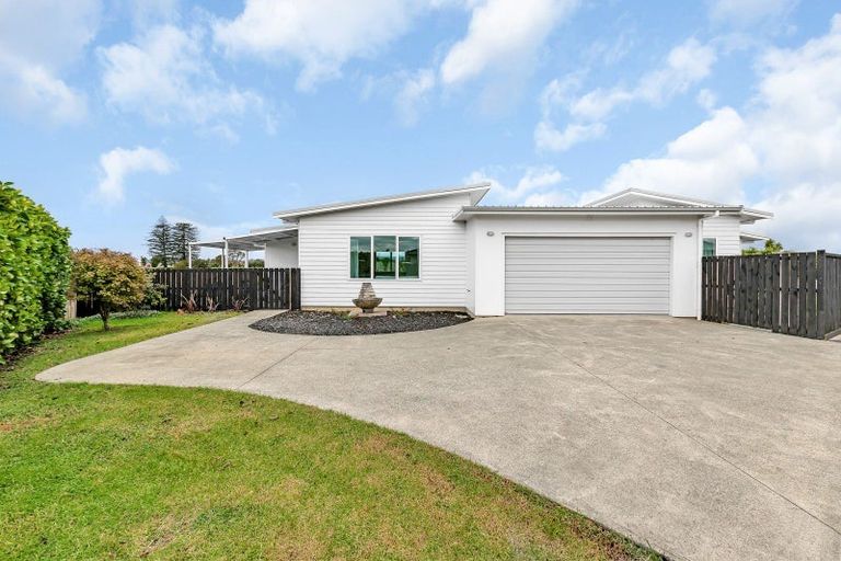Photo of property in 16 Riverglen Road, Waipu, 0510