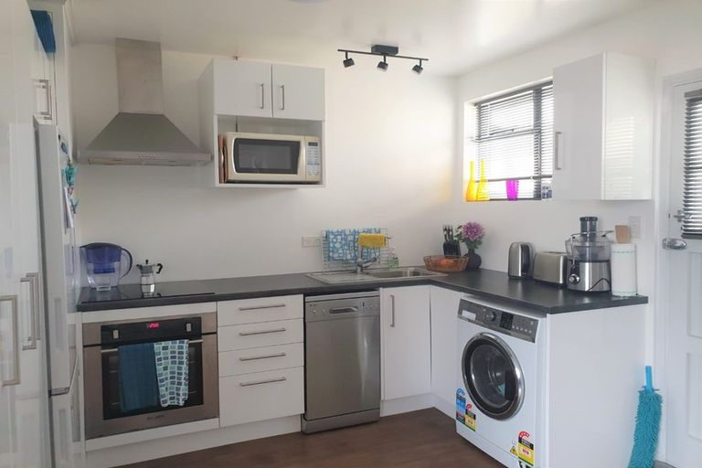 Photo of property in 422 Memorial Avenue, Burnside, Christchurch, 8053