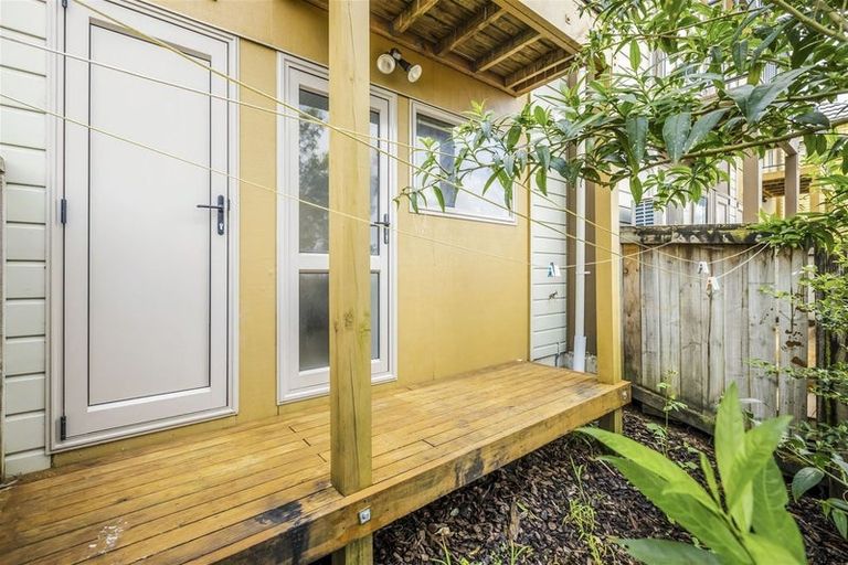 Photo of property in 18/94 Glengarry Road, Glen Eden, Auckland, 0602
