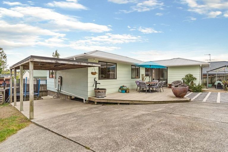 Photo of property in 2/114 Kervil Avenue, Te Atatu Peninsula, Auckland, 0610