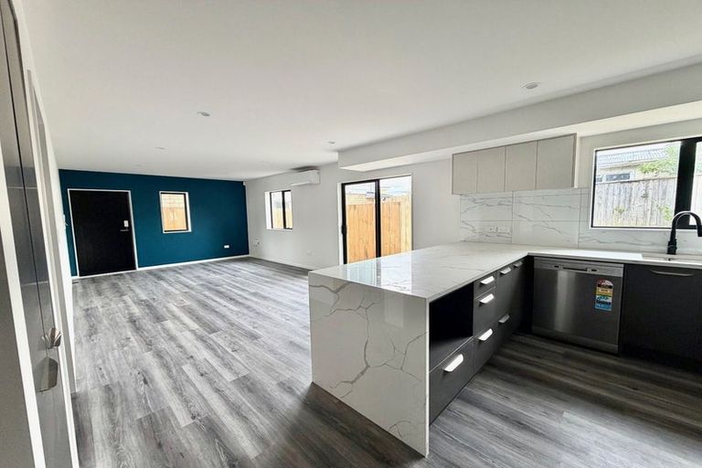 Photo of property in 17b Martin Place, Kelston, Auckland, 0602