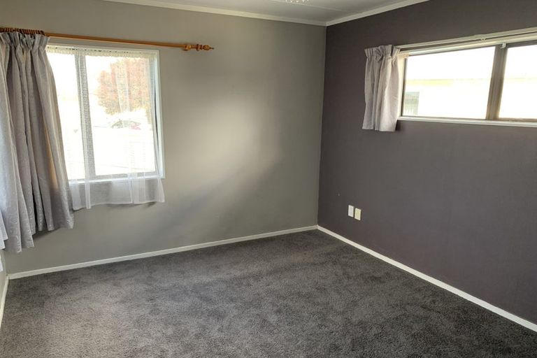 Photo of property in 11 Hilton Grove, Kelvin Grove, Palmerston North, 4414