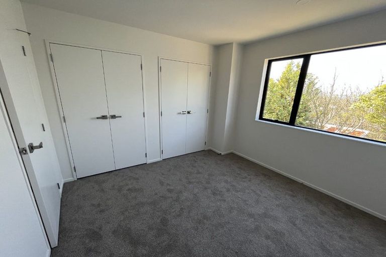 Photo of property in 5/241 Don Buck Road, Massey, Auckland, 0614