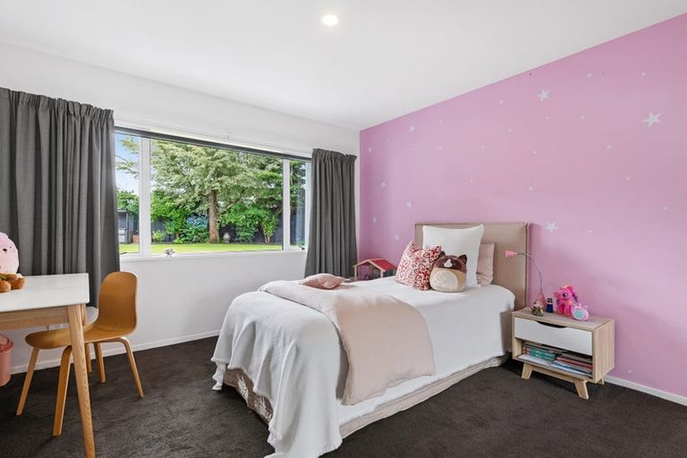 Photo of property in 52 Regent's Park Drive, Casebrook, Christchurch, 8051