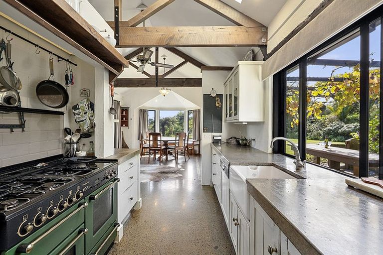 Photo of property in 475 Frankley Road, Hurworth, New Plymouth, 4371