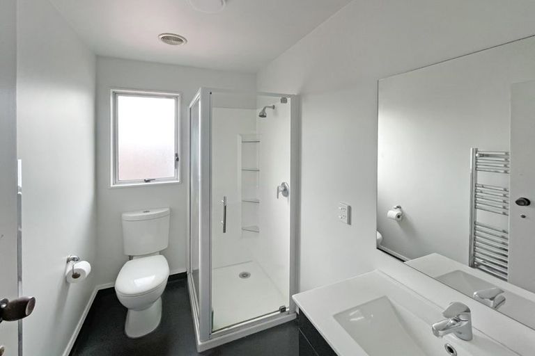 Photo of property in 6a Flock Grove, Fairfield, Lower Hutt, 5011