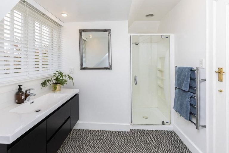 Photo of property in 2 Royds Street, Fendalton, Christchurch, 8014