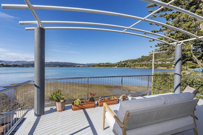 Photo of property in 85 Paremata Road, Paremata, Porirua, 5024