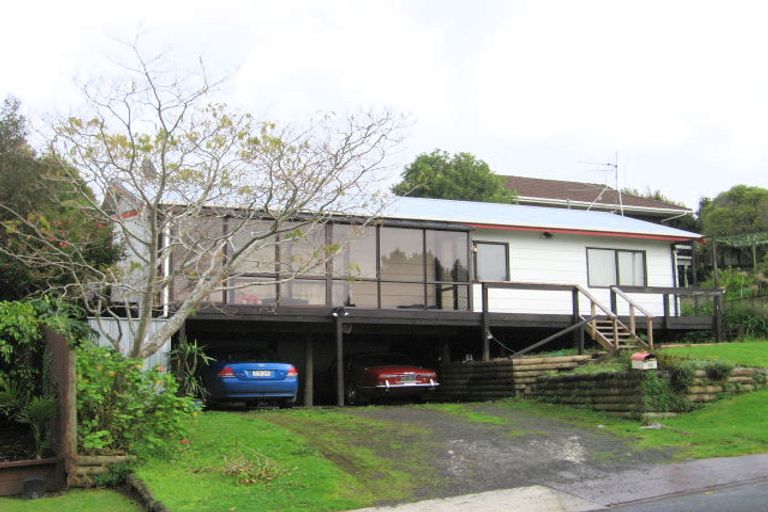 Photo of property in 19 Rosario Crescent, Red Beach, 0932