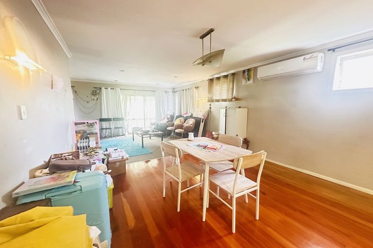 Photo of property in 64 Golf Road, New Lynn, Auckland, 0600