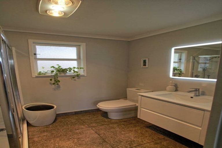 Photo of property in 1/3 Flaxdale Street, Birkdale, Auckland, 0626