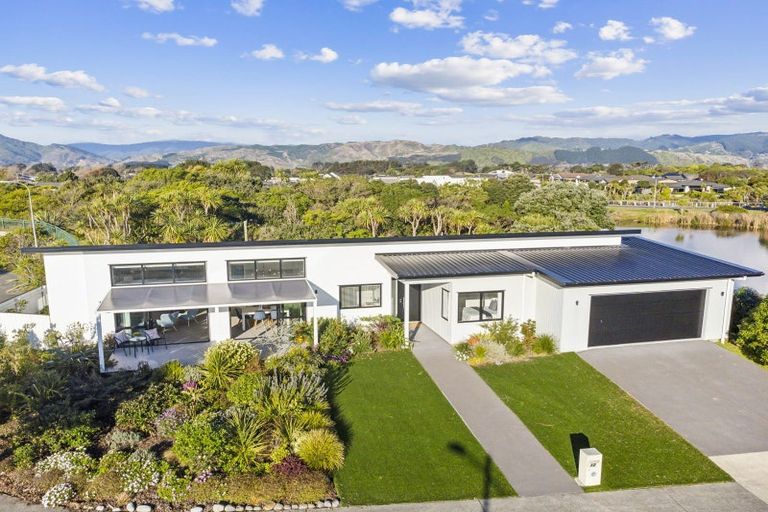 Photo of property in 12 Takahe Drive, Paraparaumu Beach, Paraparaumu, 5032
