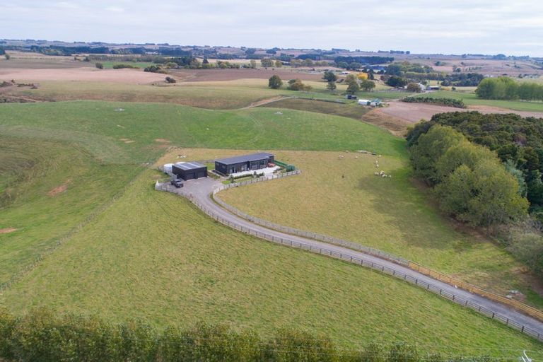 Photo of property in 567 Lethbridge Road, Halcombe, 4775