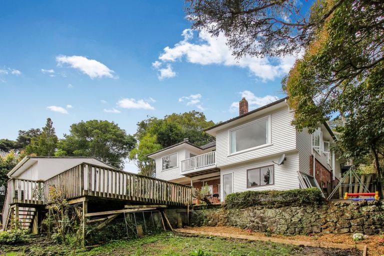 Photo of property in 331 Titirangi Road, Titirangi, Auckland, 0604