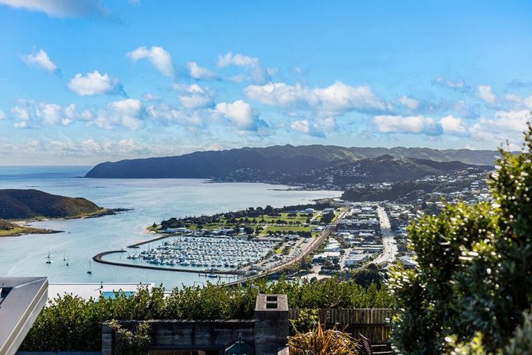 Photo of property in 6 Seascape View, Paremata, Porirua, 5024
