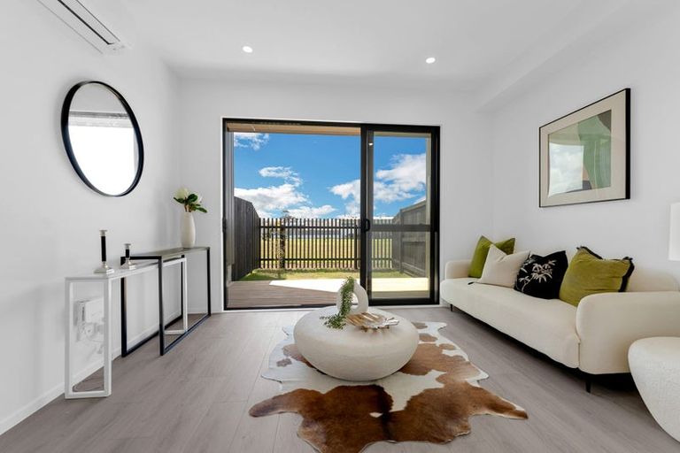 Photo of property in 17/17 Barneys Farm Road, Clendon Park, Auckland, 2103